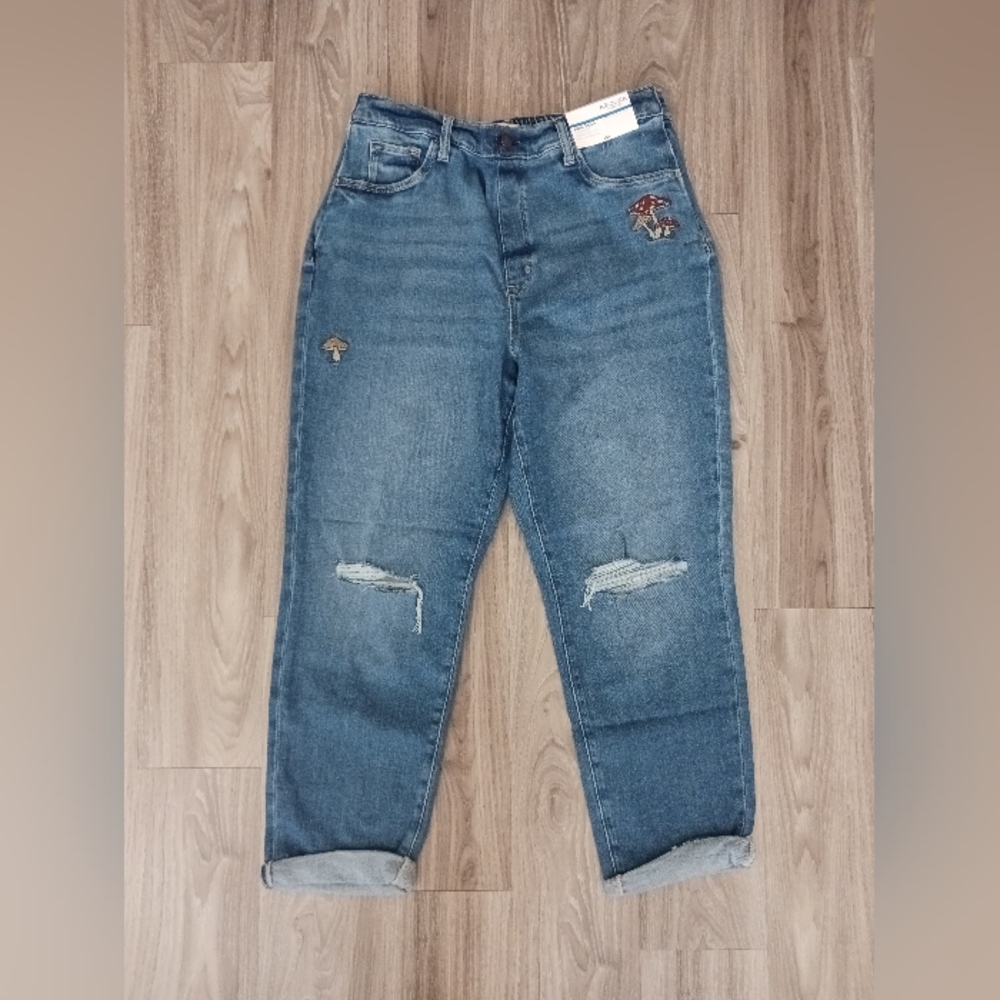 Arizona Juniors High Rise Mom Jeans Size 17 Medium Magical NWT!